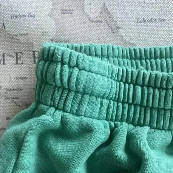 Wynken TATTO SHORTS GREAT
GREEN Size 8 - Picture 5 of 8